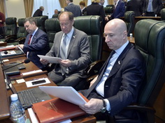 Состоялось пленарное заседание областного парламента_26.04.2018