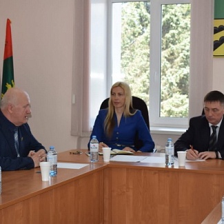 Константин Антонов провел прием граждан в Оленинском муниципальном округе