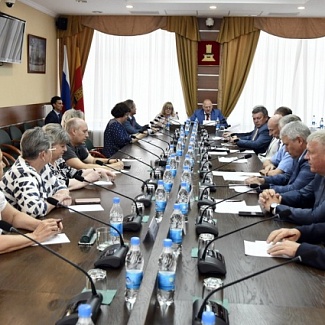 Подписано соглашение о сотрудничестве между областным парламентом и Федерацией тверских профсоюзов