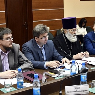 В областном Заксобрании обсудили вопросы профилактики алкоголизма