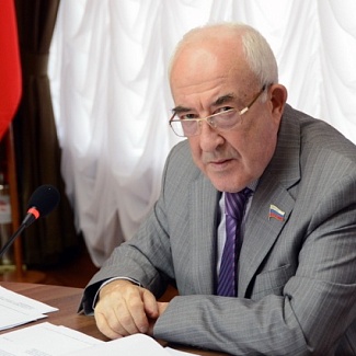 Строитель новой России