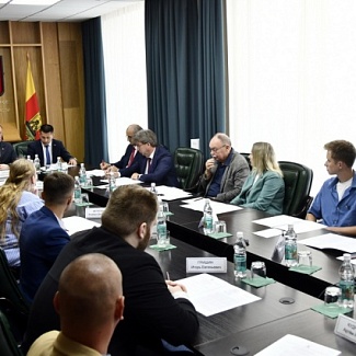 Меры поддержки студенческих семей обсудили в областном парламенте