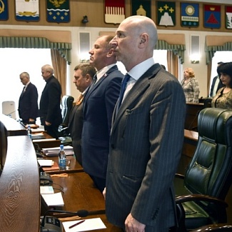 Депутаты Законодательного Собрания почтили минутой молчания память погибших при пожаре в НИИ ВКО в Твери