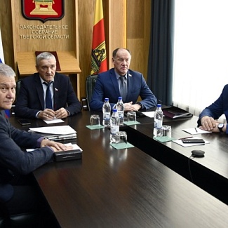 Вопрос о повышении роли системы среднего профессионального образования в кадровом обеспечении отраслей производства обсуждался на «правительственном часе» в Государственной Думе