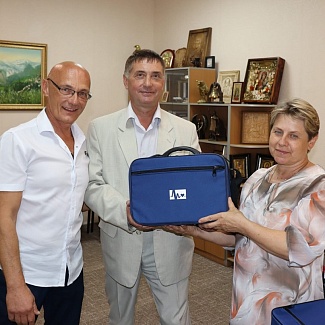 Тверская область передала современные электрокардиографы медицинским учреждениям Запорожья