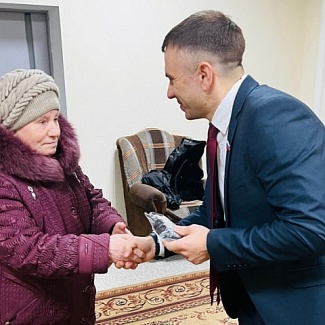 Депутаты фракции «Единая Россия» участвуют в партийном проекте «Доступное зрение»