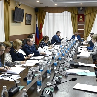 Состоялось заседание постоянного комитета по транспорту и жилищно-коммунальному комплексу