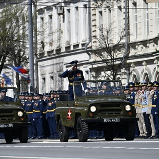 В Твери в День Победы состоялось торжественное прохождение войск Тверского территориального гарнизона