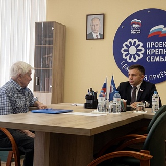 Депутаты Законодательного Собрания работают с избирателями