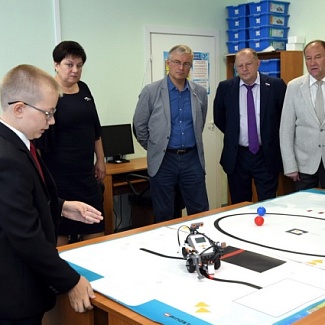 Депутатский «десант» регионального Заксобрания провел «парламентский день» в Лихославле