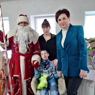 Ёлка желаний» дарит детям радость