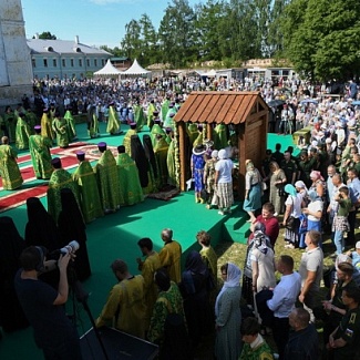 Депутаты областного парламента приняли участие в торжествах в честь 450-летия перенесения мощей святого преподобного Ефрема Новоторжского