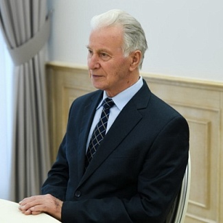 Почетному гражданину Тверской области Владимиру Суслову вручена награда Совета Федерации