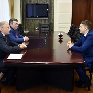 Руководители областного парламента обсудили взаимодействие с представителем региона в Палате молодых законодателей