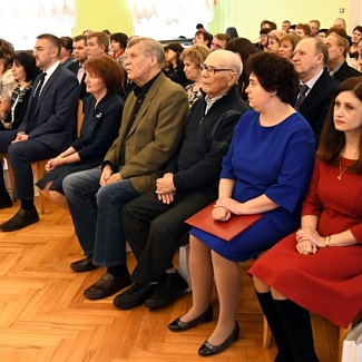 Четверть века - главным атрибутам демократии