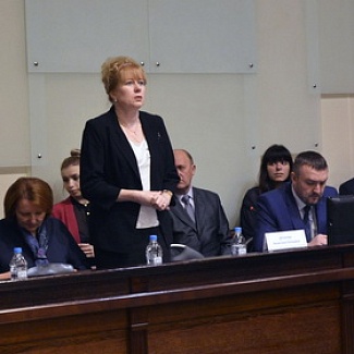 Депутатам шестого созыва вручены удостоверения