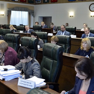 Дефицит — уменьшить, зарплаты — повысить