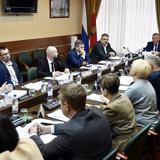 Состоялось заседание постоянного комитета по транспорту и жилищно-коммунальному комплексу