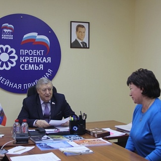 Депутаты Законодательного Собрания продолжают работать с обращениями граждан в Декаду приемов