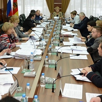 Комитет одобрил антикоррупционные законы