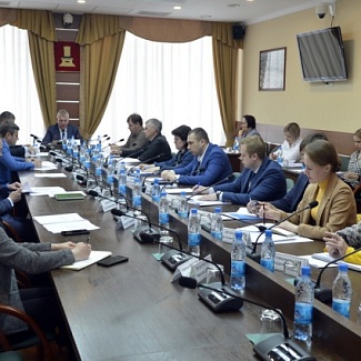 Состоялось заседание комитета по транспорту и ЖКК