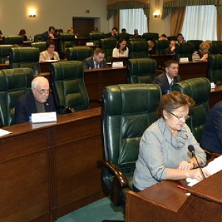 Бюджет области на 2017 год рекомендован к принятию в первом чтении