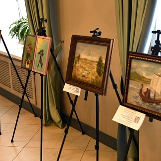 В Законодательном Собрании открылась выставка «Семья сквозь века»