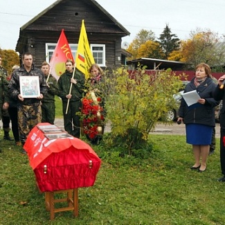 Экипаж  фронтового бомбардировщика ДБ-3 снова в полном составе