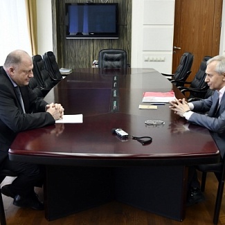 Сергей Голубев провел рабочую встречу с директором тверского ТЮЗа Александром Бахаревым