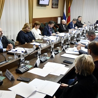 Состоялось заседание комитета по транспорту и жилищно-коммунальному комплексу