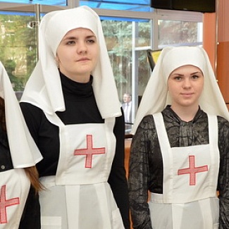 Андрей Епишин поздравил тверских медиков с профессиональным праздником