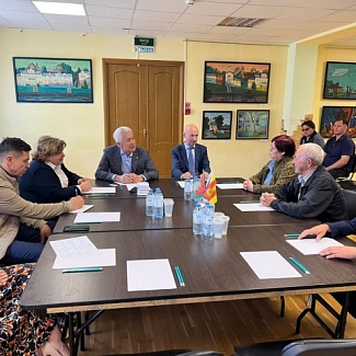 Депутаты Государственной Думы и Законодательного Собрания проводят совместные приёмы жителей