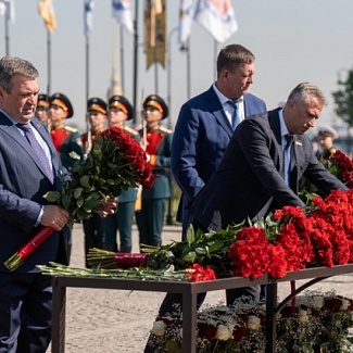 Депутаты Законодательного Собрания приняли участие в официальных мероприятиях 321-й годовщины основания Санкт-Петербурга