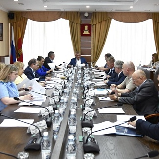 Состоялось заседание постоянного комитета по транспорту и жилищно-коммунальному комплексу