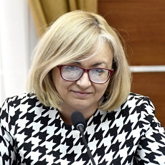 Детский омбудсмен представила областному парламенту доклад по итогам своей работы за год