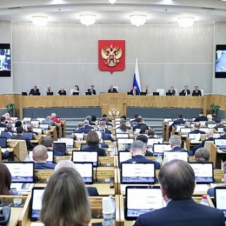 В Государственной Думе прошел «правительственный час» на тему кадрового обеспечения медицинских и образовательных организаций