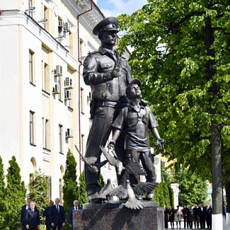 В Твери прошла торжественная церемония открытия памятника «Защитникам правопорядка и закона»